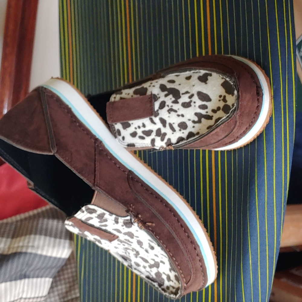 Cow print leather loafers